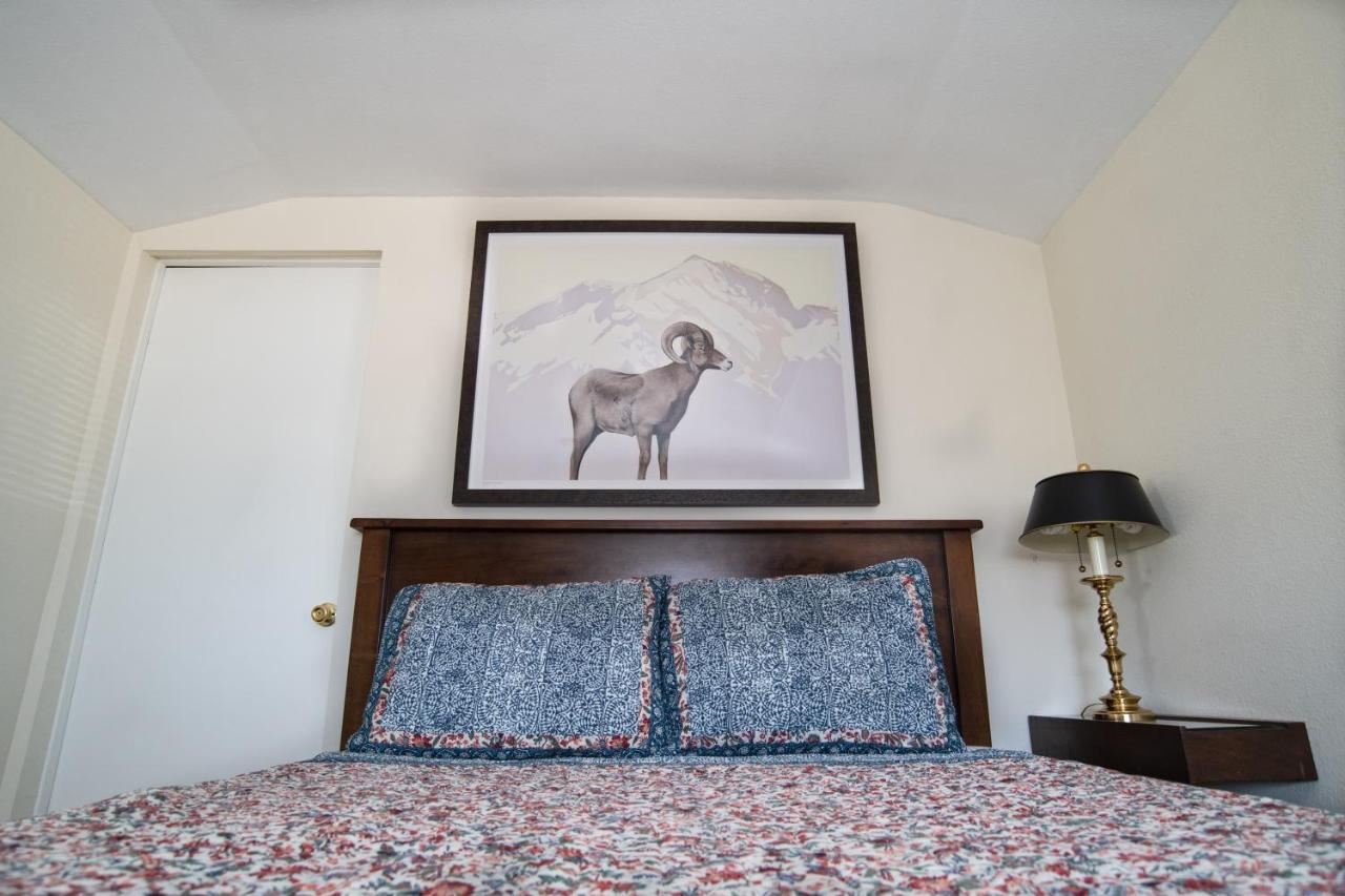 Mt Williamson Motel And Basecamp Индипендънс Екстериор снимка